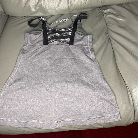 Lululemon hot to street tank - Picture 3 of 5